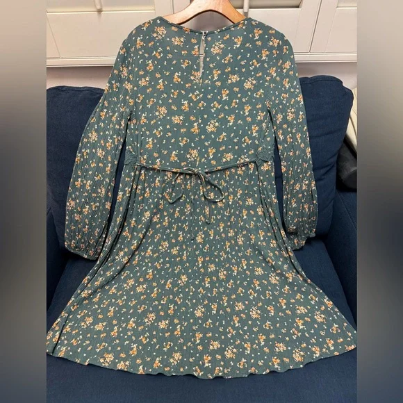 NWT Hem and Thread Long Sleeve Floral Midi Flare Dress with Eyelet Lace Trim - Picture 3 of 8